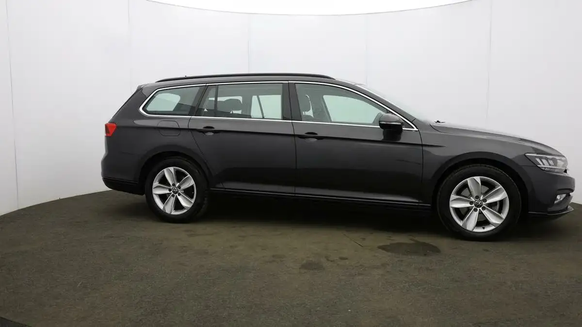 2021-volkswagen-passat-20tdi-se-nav-150ps-estate-5d-big-48