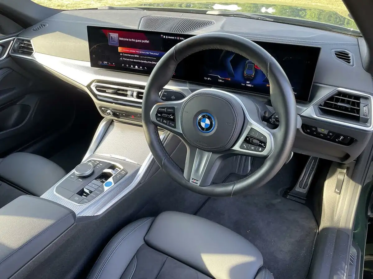 2024-bmw-i4-e-edrive40-m-sport-pro-packtech-pack-big-22