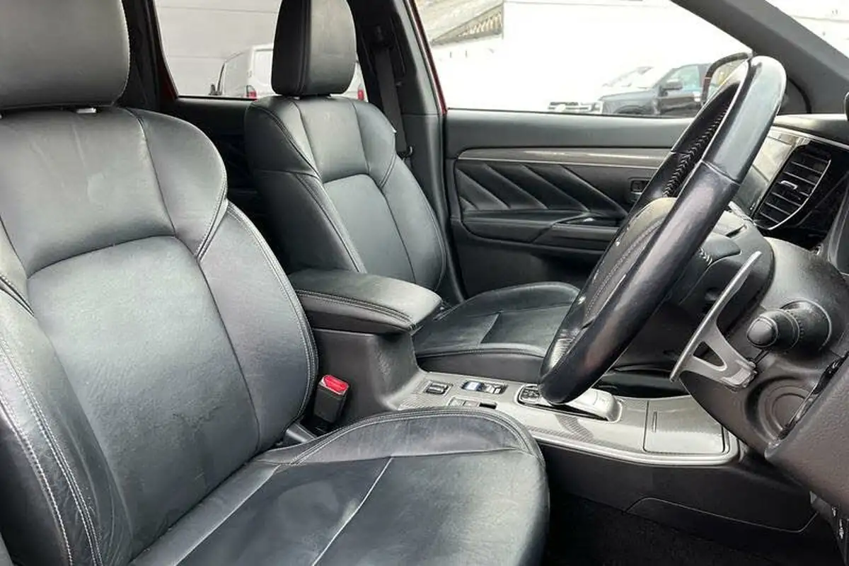 2019-mitsubishi-outlander-24-4h-phev-big-16