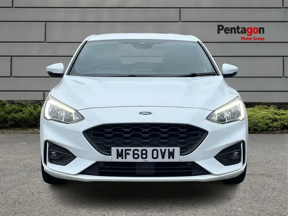 2018-ford-focus-15-st-line-x-hatchback-big-15