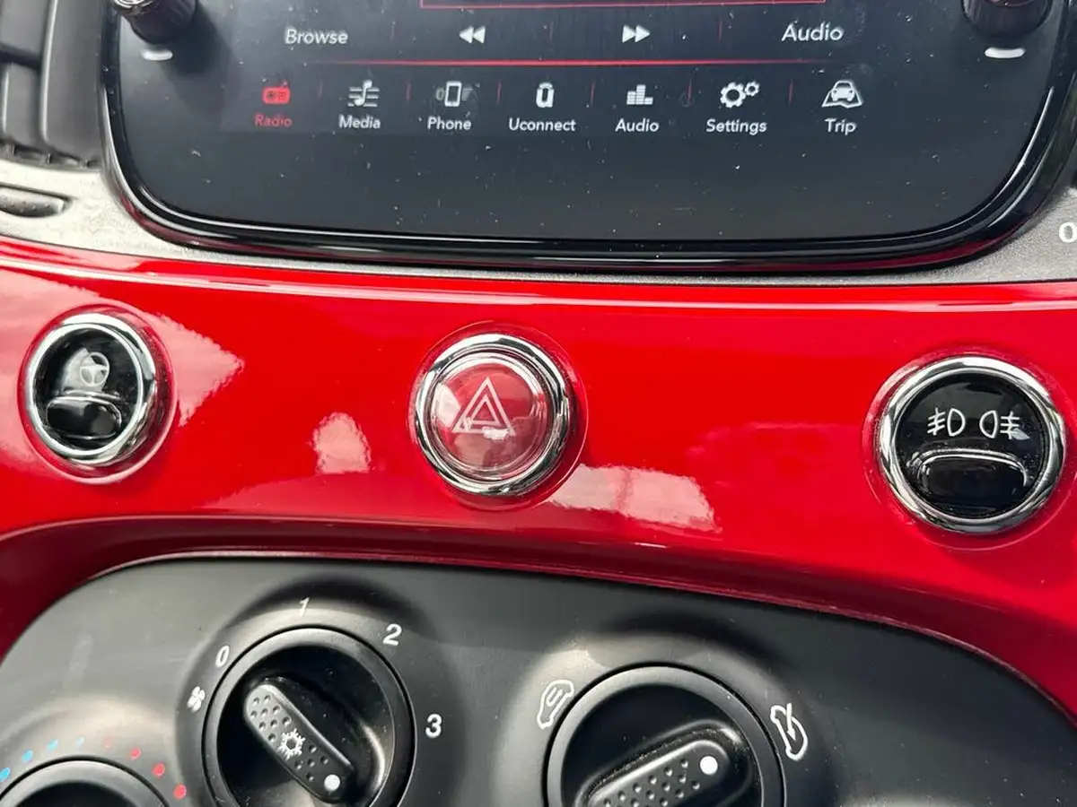 2022-fiat-500-10-dolcevita-big-39