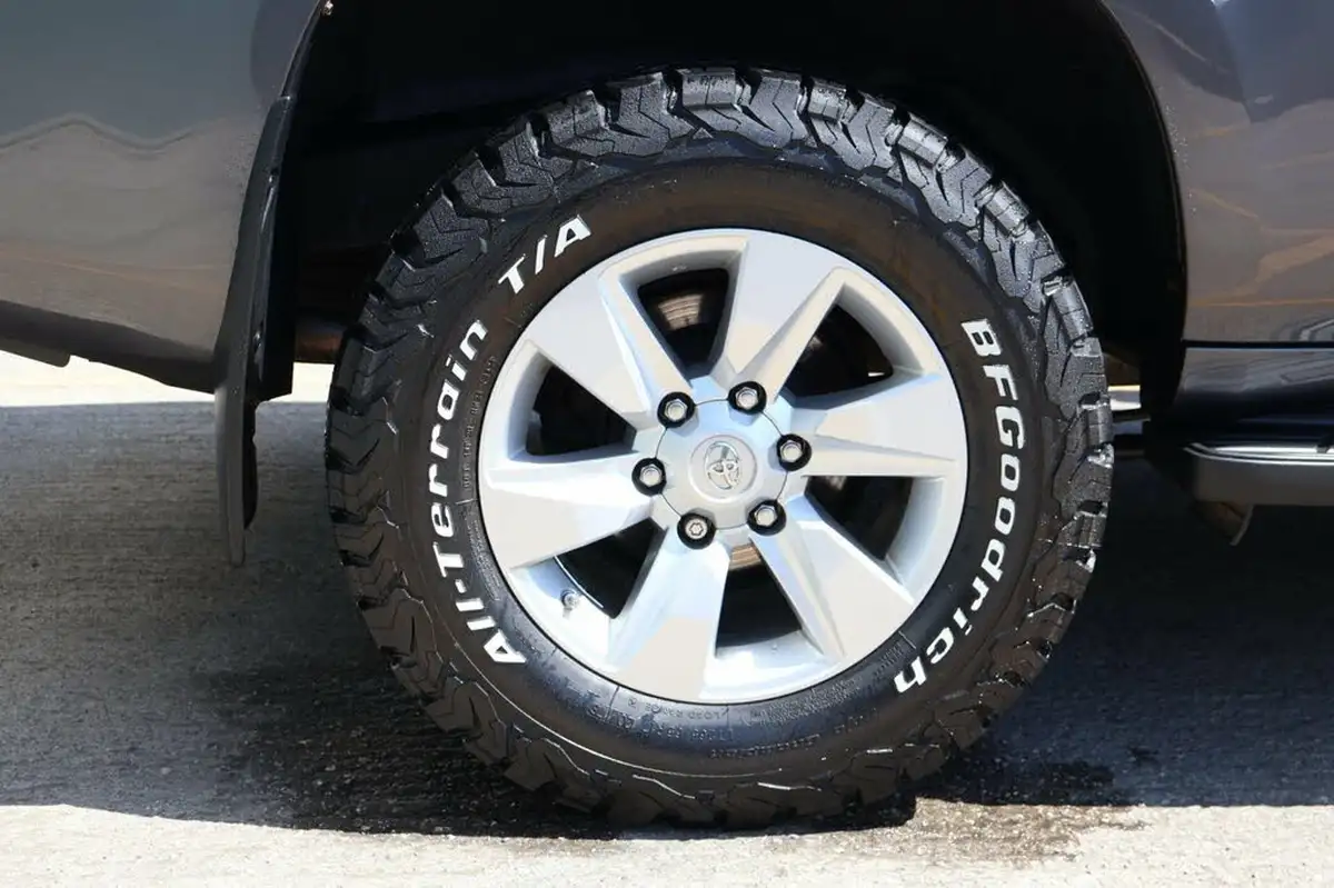 2022-toyota-land-cruiser-28d-4d-active-commercial-lwb-5-big-15