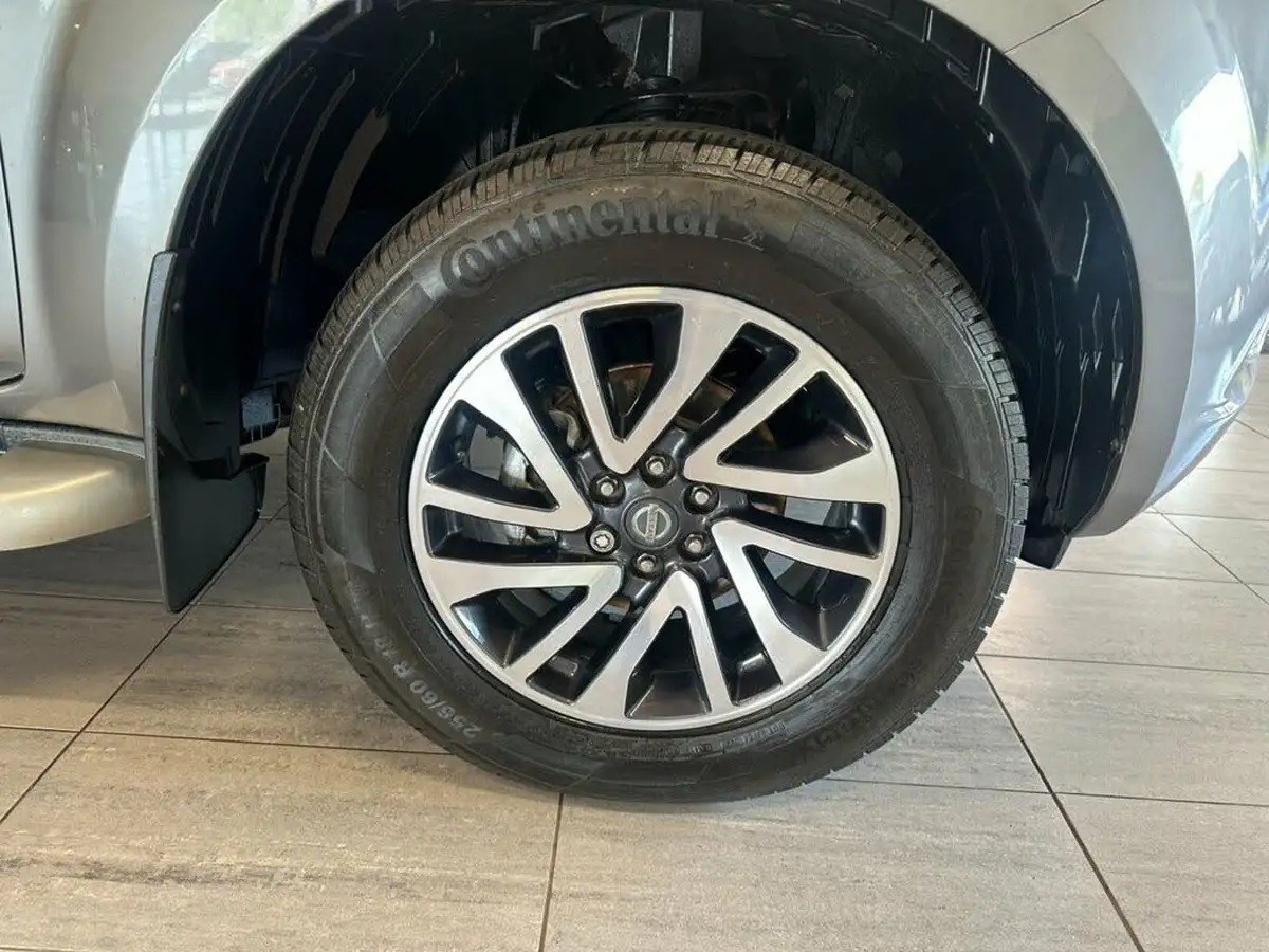 2016-nissan-np300-navara-23dci-tekna-big-29
