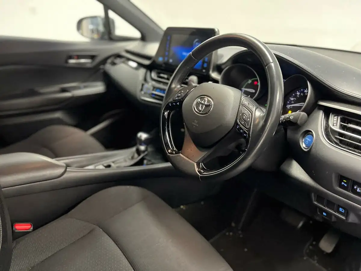 2018-toyota-c-hr-18-vvt-i-icon-big-7