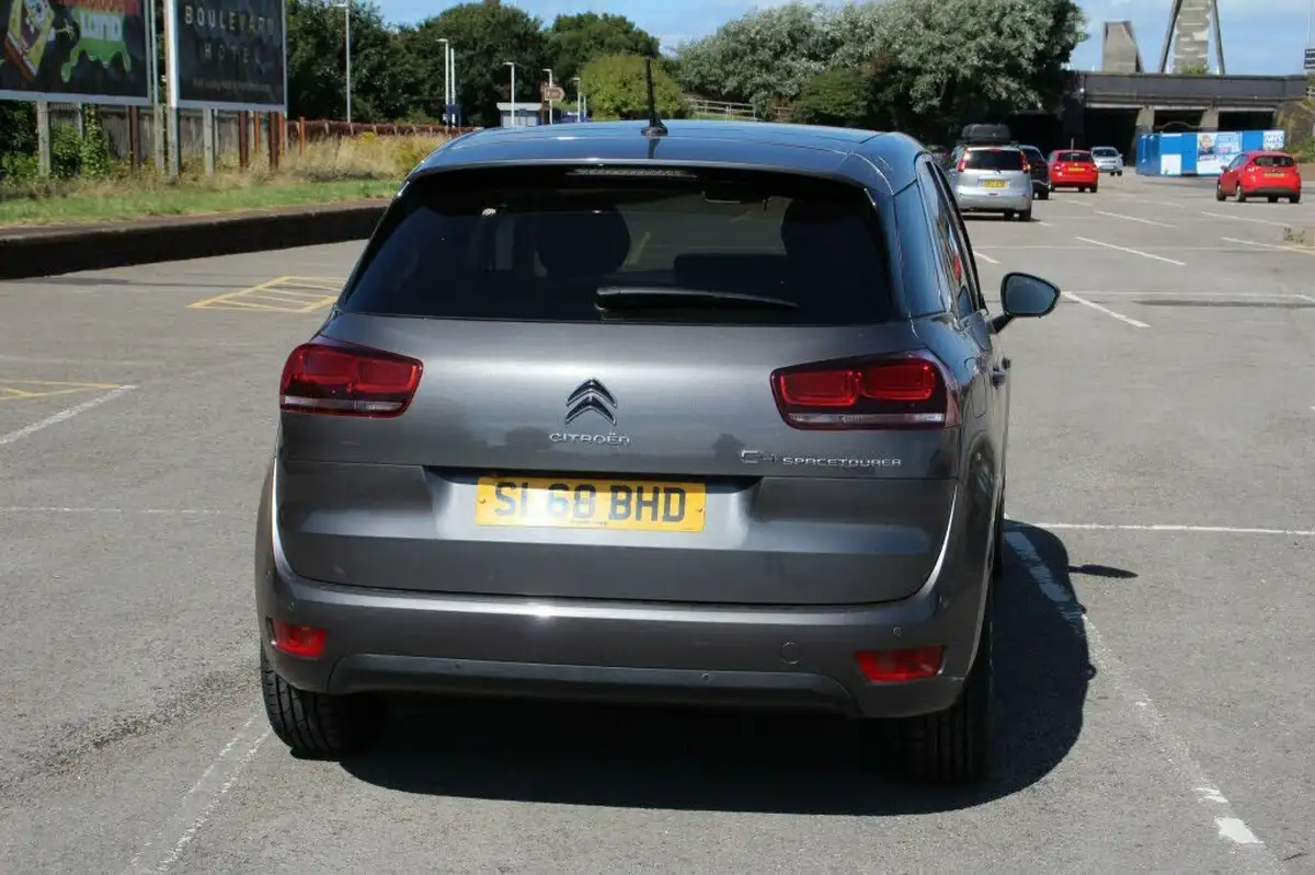 2018-citroen-c4-spacetourer-12-puretech-flair-big-8