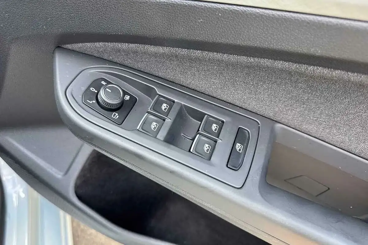 2024-volkswagen-golf-15-tsi-match-115ps-big-25