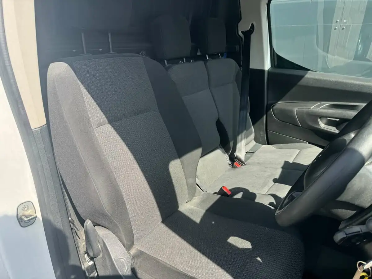 2021-citroen-berlingo-15bluehdi-650-enterprise-ss-big-26