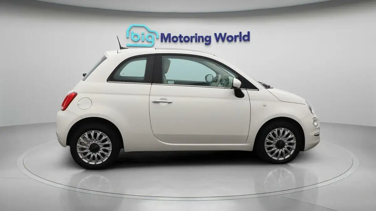 2018-fiat-500-12-lounge-big-7