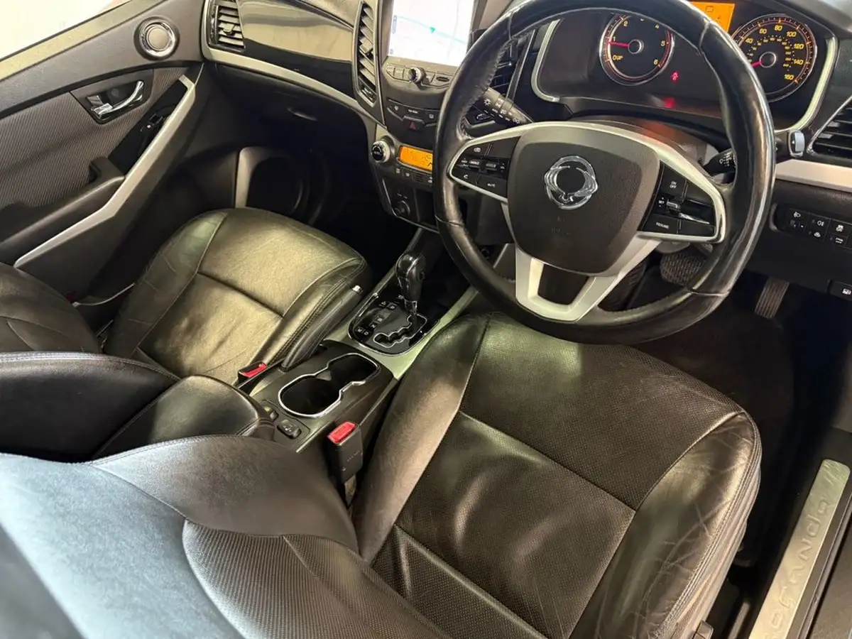 2019-kgm-ssangyong-korando-22td-ultimate-big-46