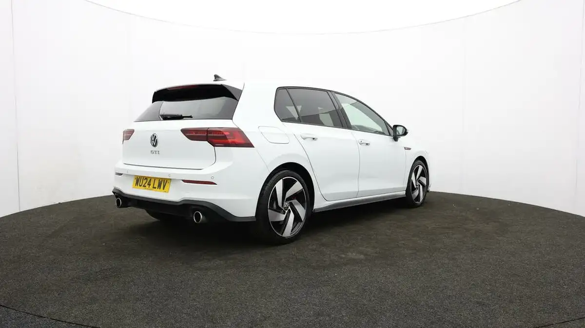2024-volkswagen-golf-20-tsi-gti-245ps-big-76