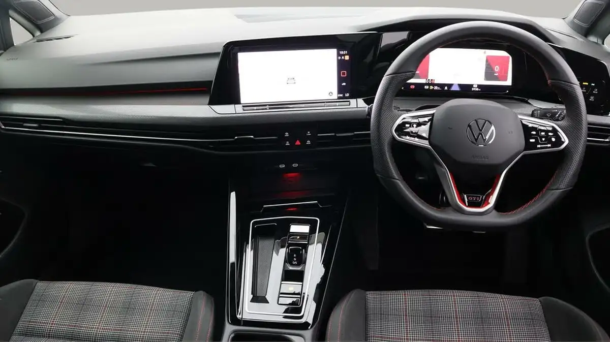 2024-volkswagen-golf-20-tsi-gti-245ps-big-12