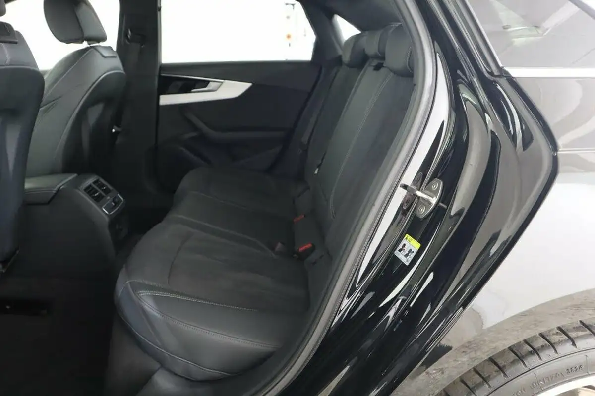 2021-audi-a4-20-35-tdi-s-line-big-15