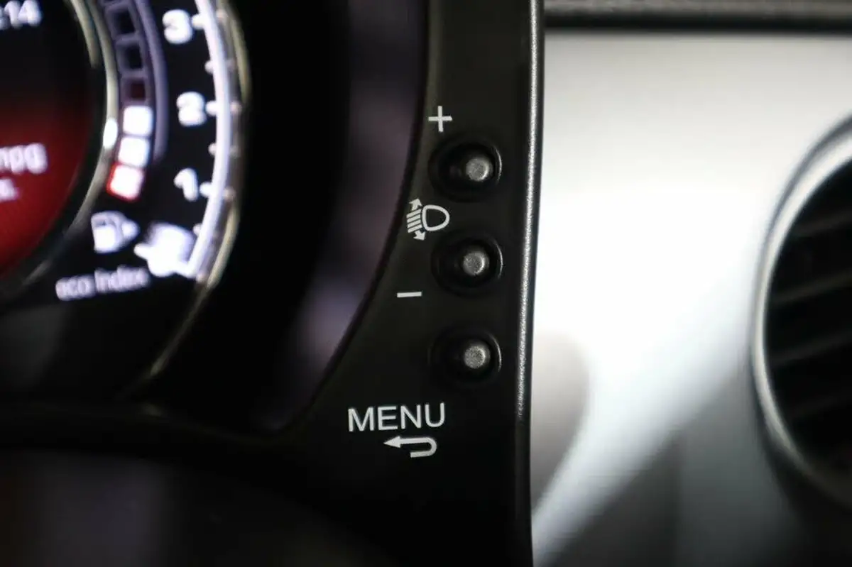 2014-fiat-500-12-s-big-23