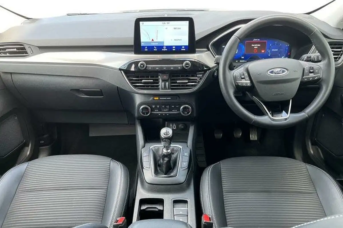 2022-ford-kuga-big-9