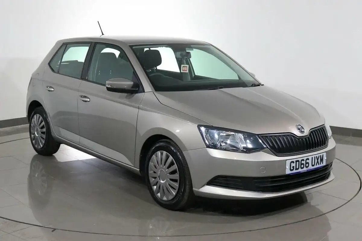 2017-skoda-fabia-10-mpi-s-hatchback-big-0