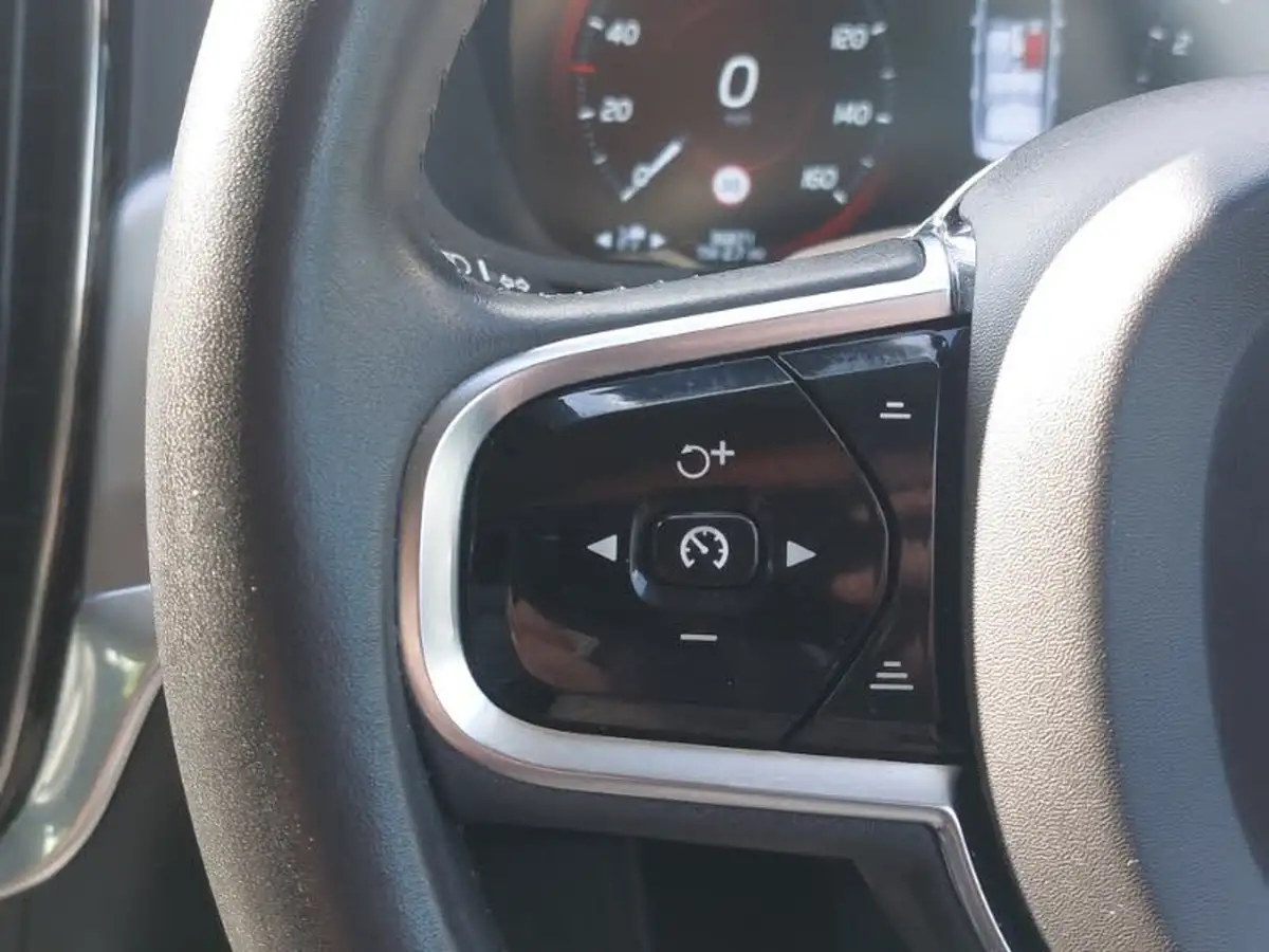 2020-volvo-s90-20-t4-momentum-plus-big-14