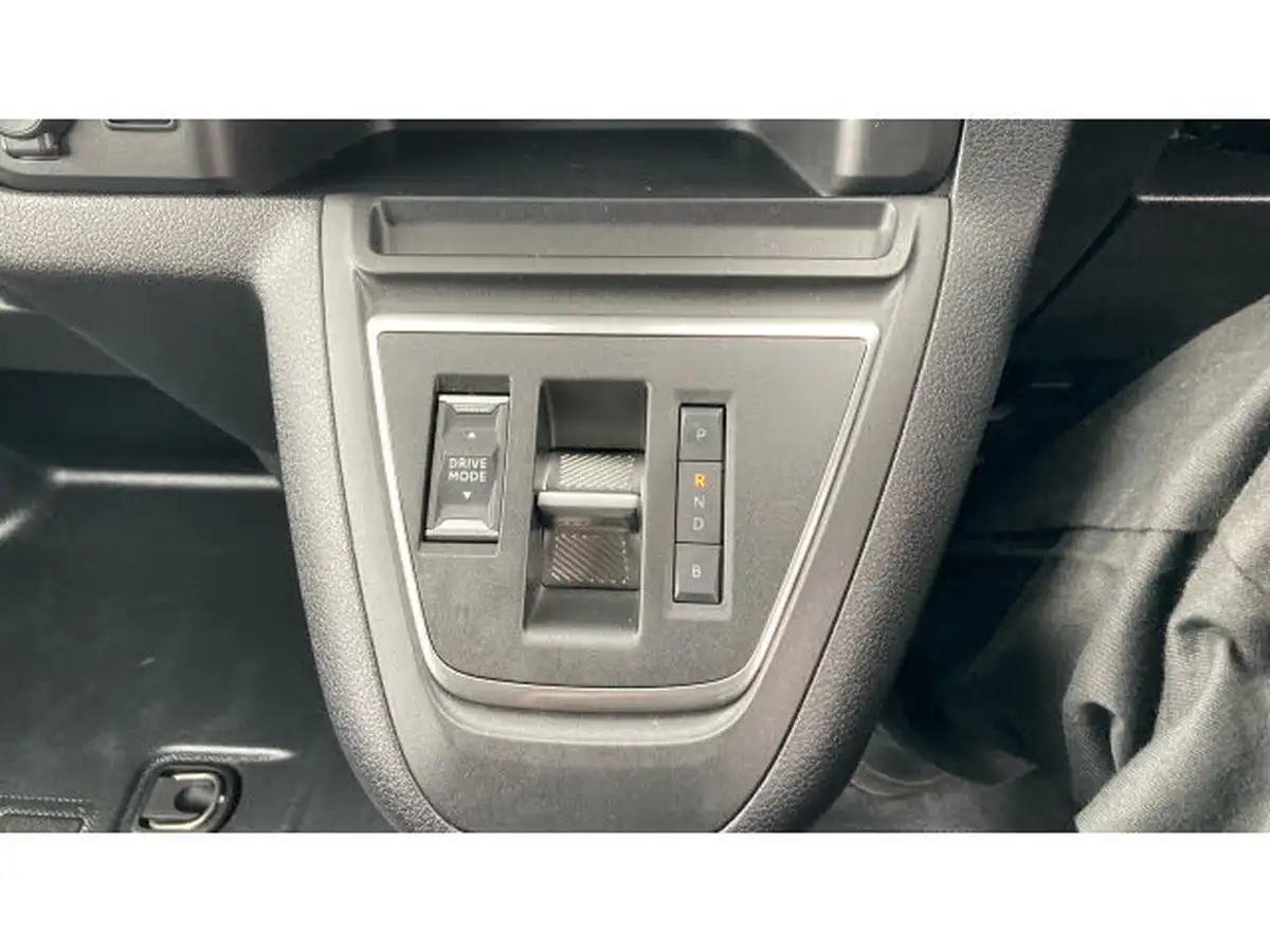 2023-toyota-proace-city-e-icon-l2-big-28