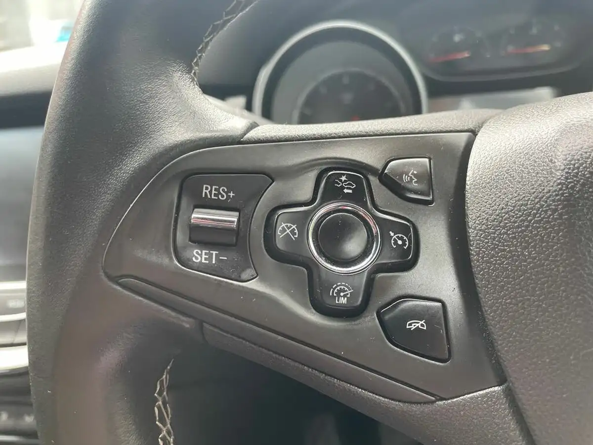 2017-vauxhall-astra-14i-16v-turbo-sri-nav-150ps-hatchback-big-15