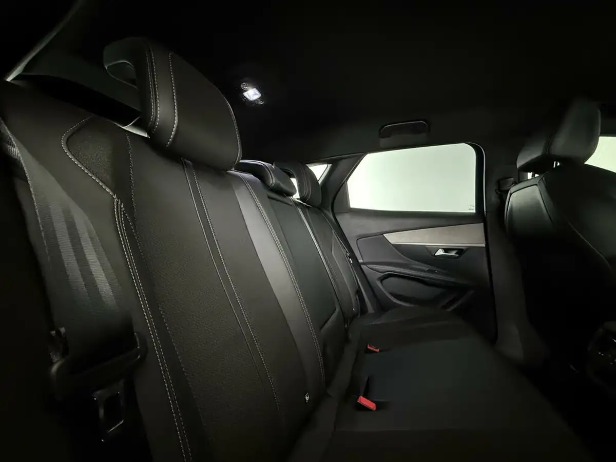 2022-peugeot-3008-suv-12-puretech-gt-eat8-big-14