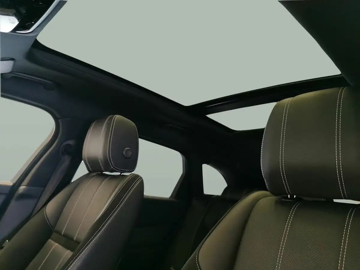 2022-land-rover-range-rover-velar-20-d200-velar-big-5