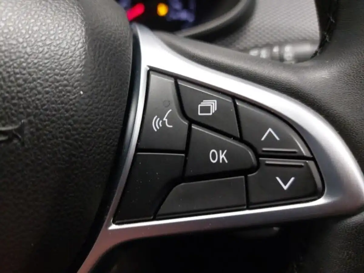 2022-dacia-sandero-10-tce-comfort-90bhp-big-12