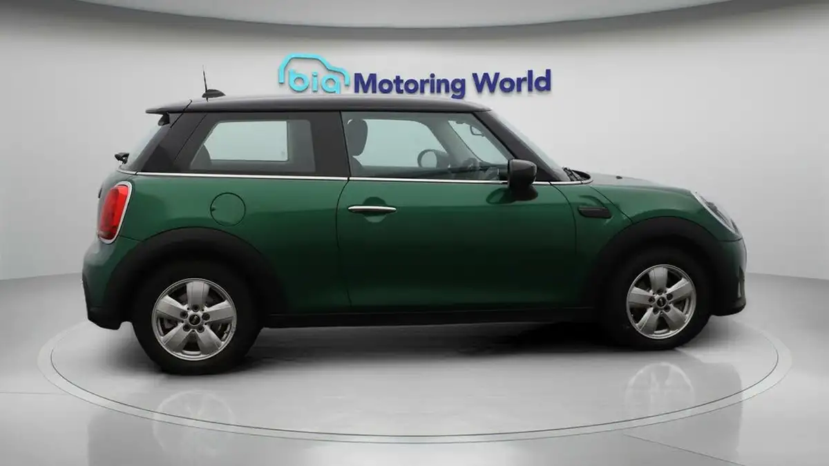 2022-mini-cooper-15-cooper-classic-hatchback-3d-auto-big-8