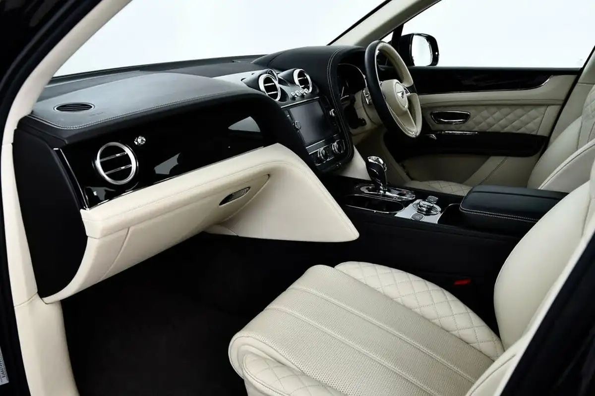 2019-bentley-bentayga-40-v8-big-25