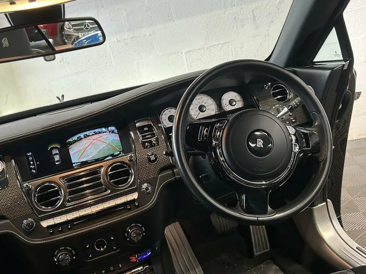 2018-rolls-royce-wraith-66-big-33