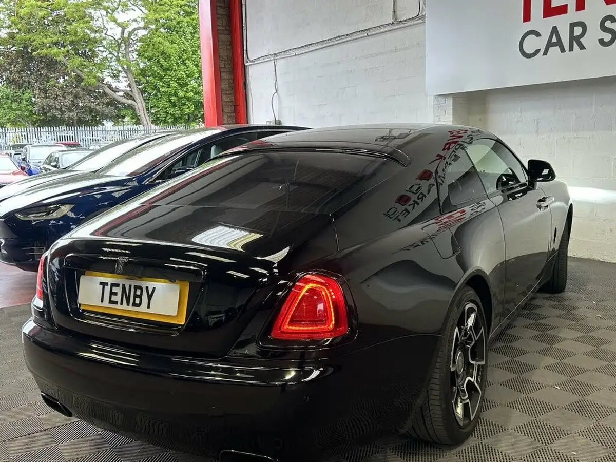2018-rolls-royce-wraith-66-big-9
