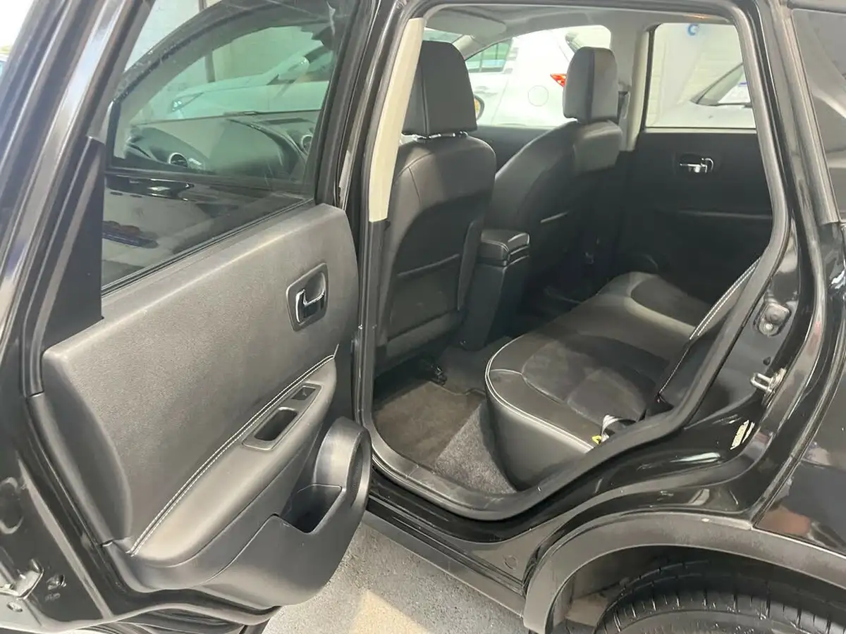 2013-nissan-qashqai-15td-360-big-10
