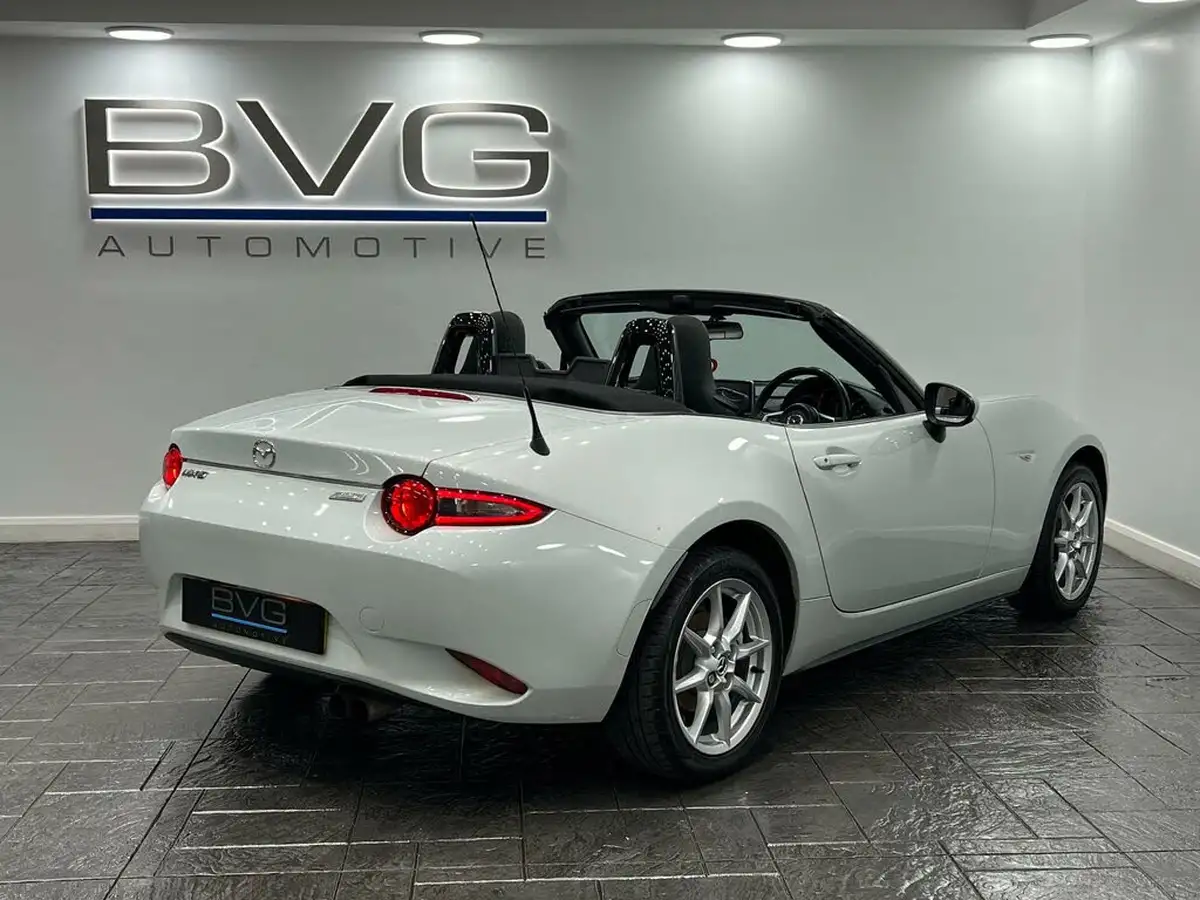 2015-mazda-mx-5-15-se-l-nav-big-14