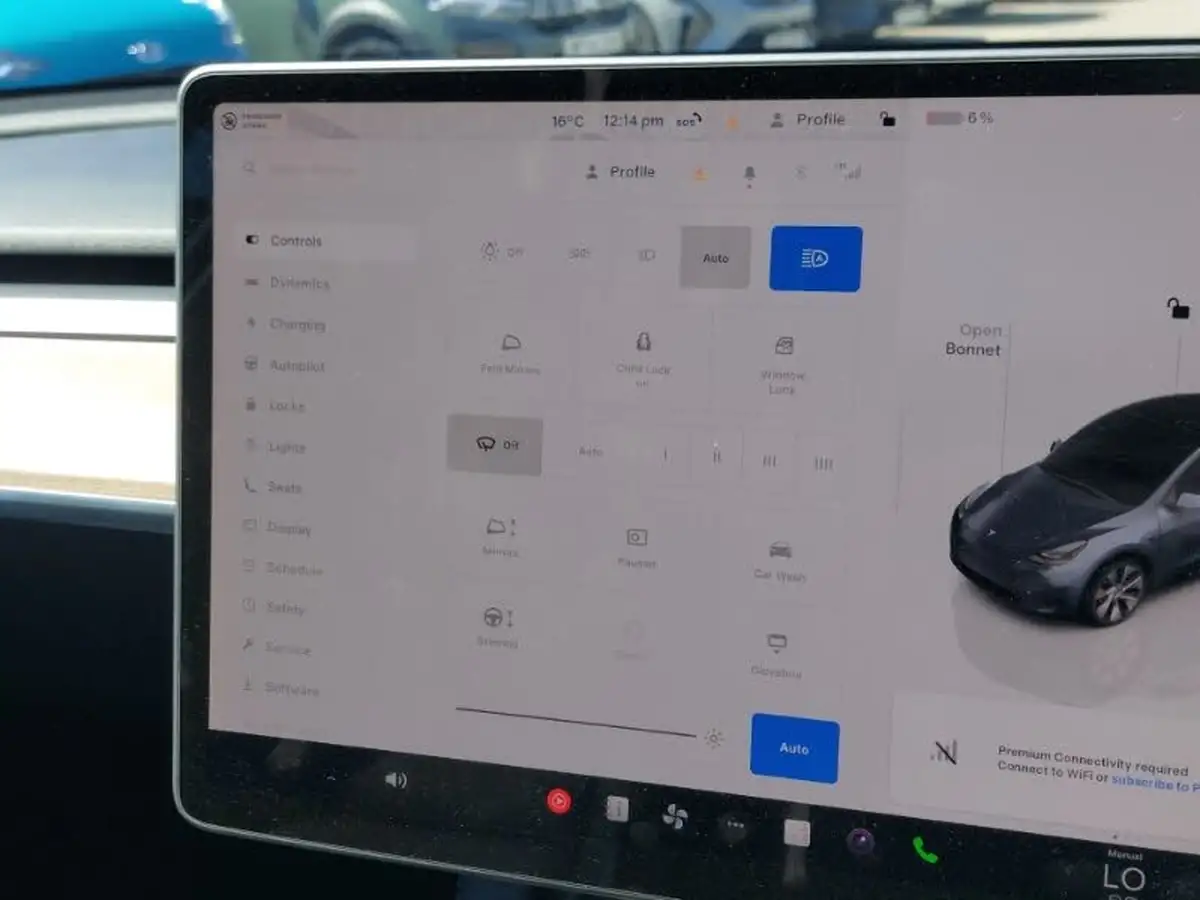 2022-tesla-model-y-e-long-range-big-14