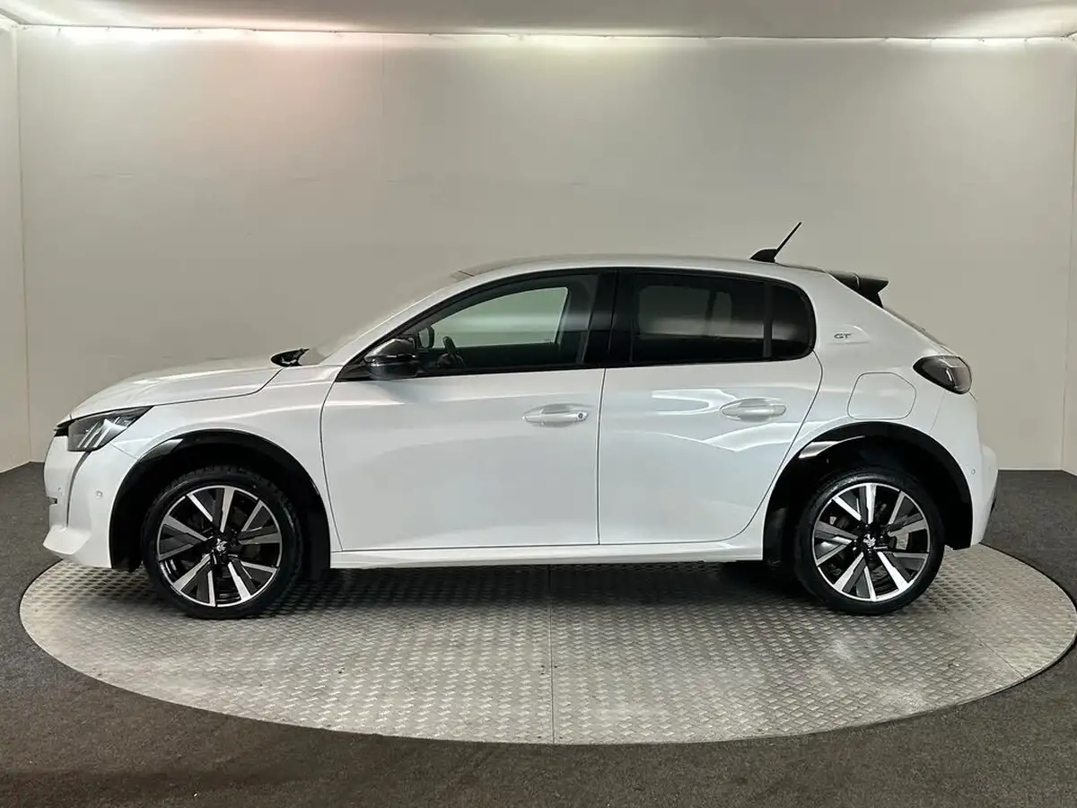 2021-peugeot-208-12-puretech-gt-100bhp-big-10