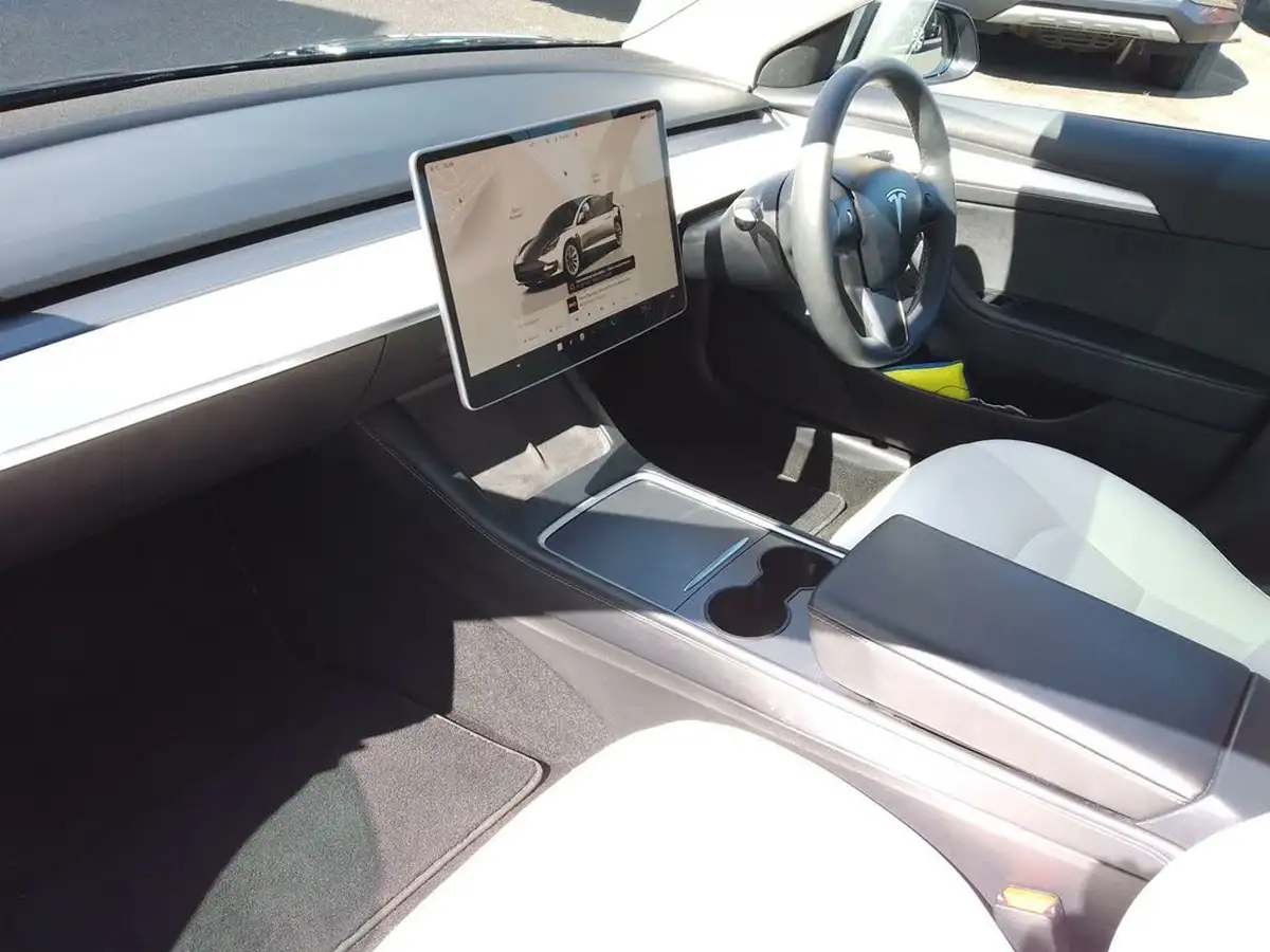 2022-tesla-model-3-e-long-range-big-8