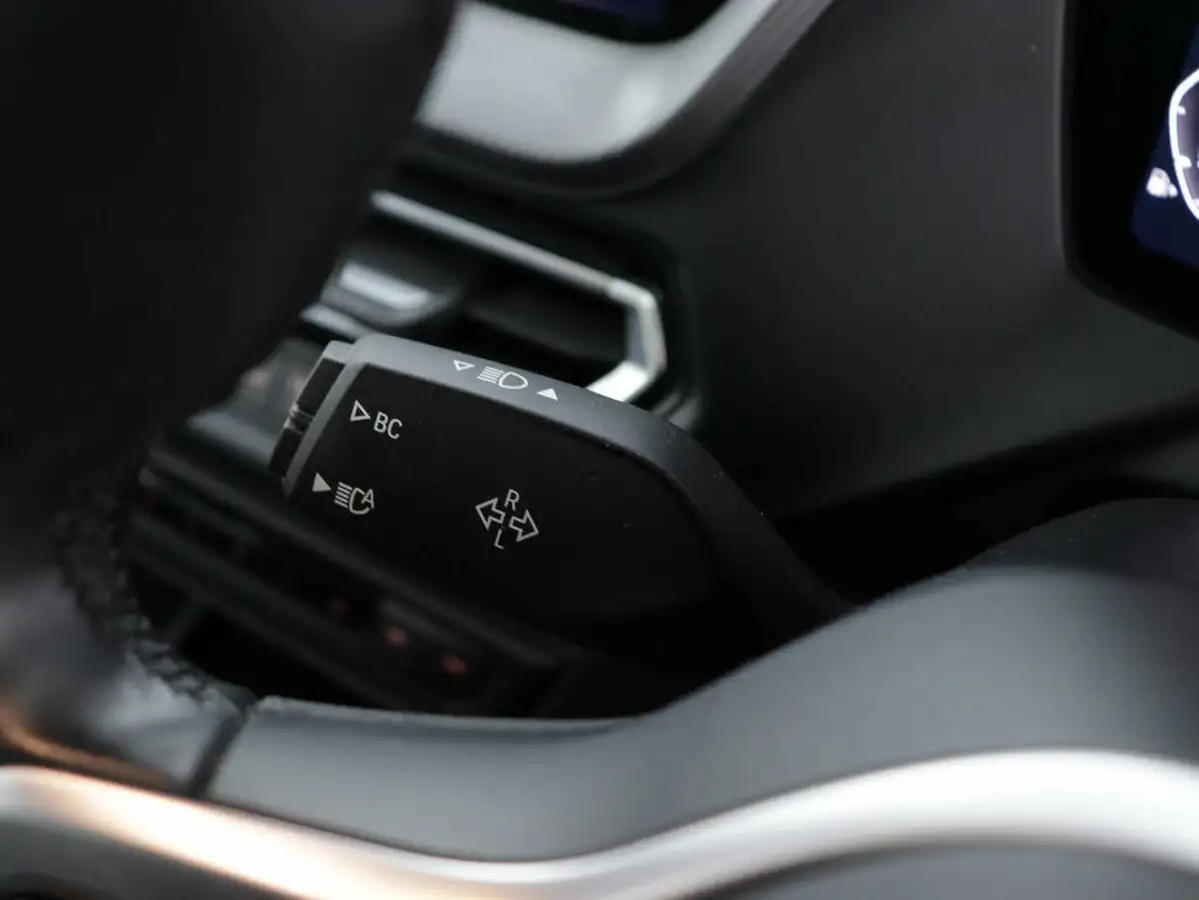 2022-bmw-2-series-15-218i-sport-lcp-coupe-4d-dct-big-35