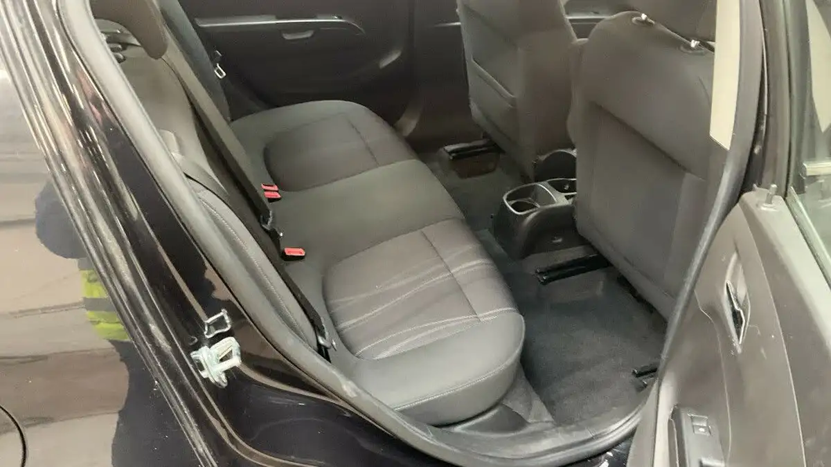 2012-chevrolet-aveo-14-ltz-99bhp-big-7