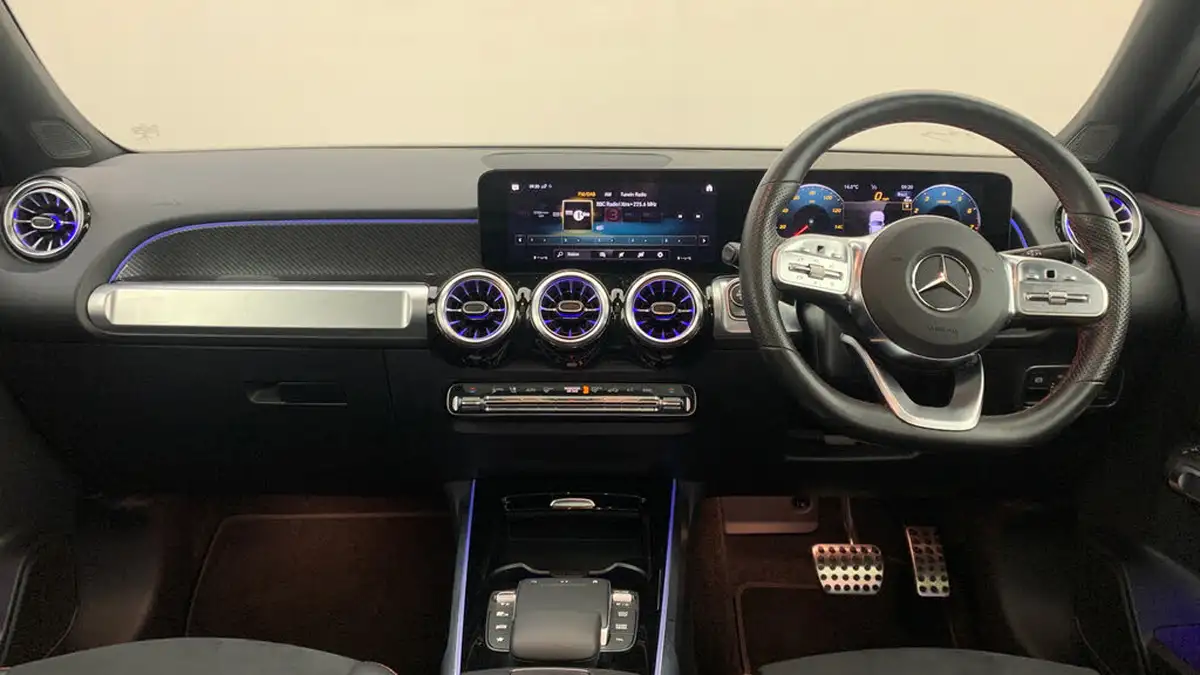 2022-mercedes-benz-glb-class-13-glb200-amg-line-premium-plus-night-edition-big-8