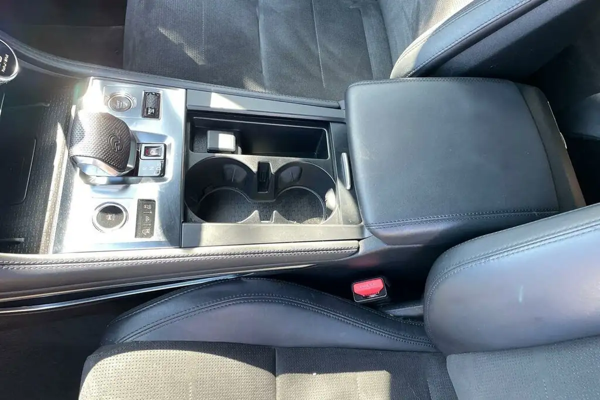 2022-jaguar-f-pace-50-v8-p550-svr-big-39