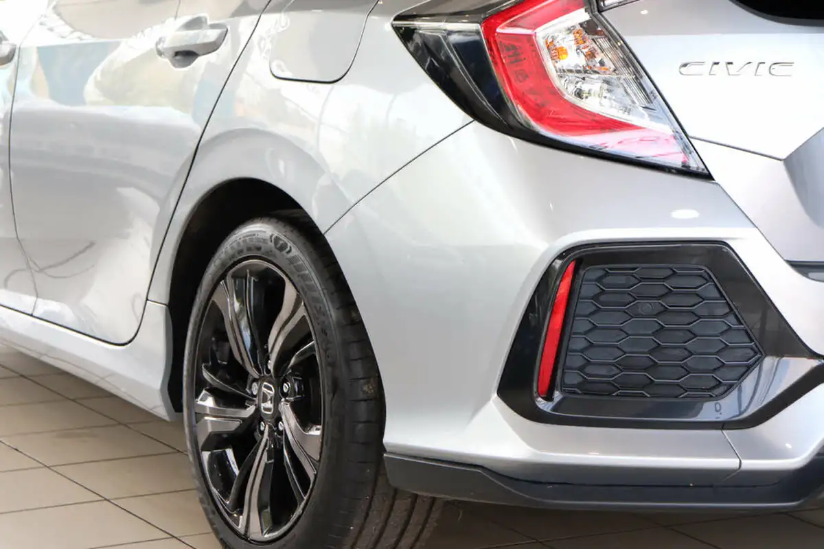 2017-honda-civic-10-vtec-turbo-sr-cvt-big-67
