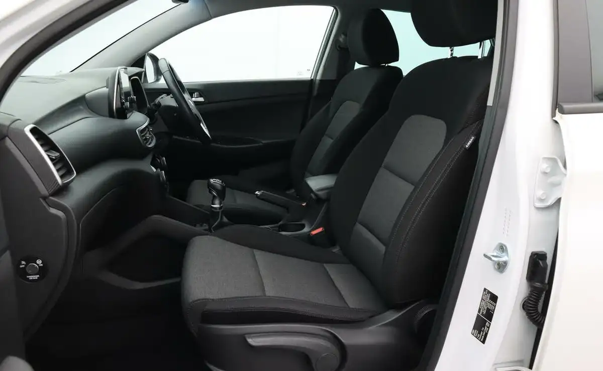 2019-hyundai-tucson-16-gdi-se-nav-big-14