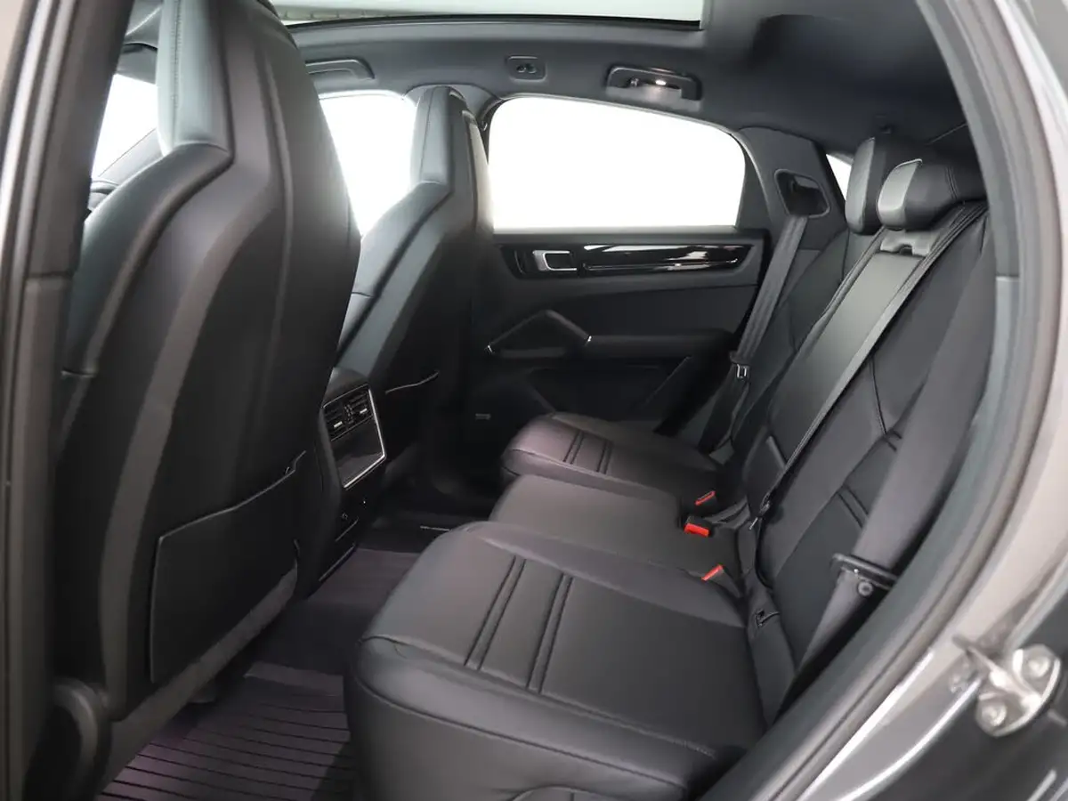2020-porsche-cayenne-30-v6-coupe-big-18