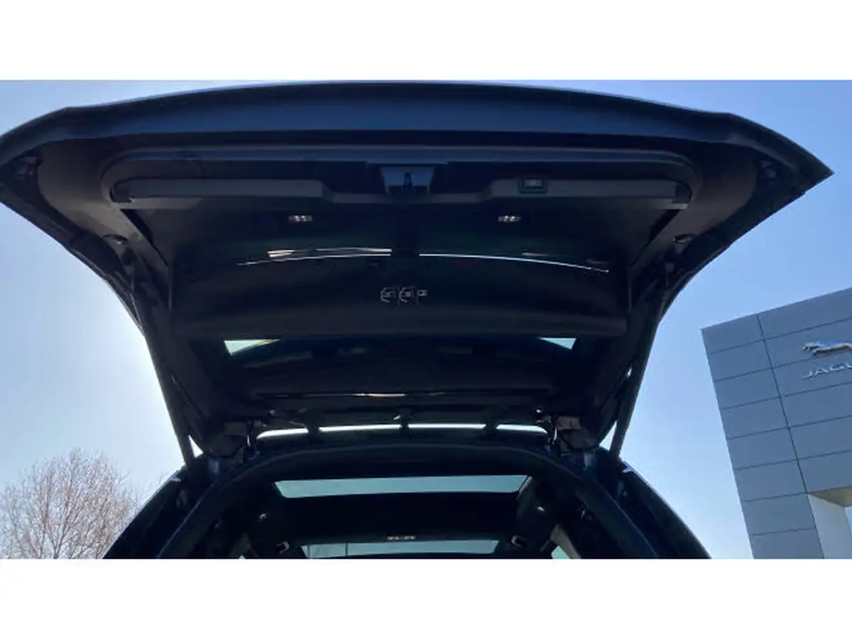 2022-land-rover-discovery-30-d300-r-dynamic-hse-big-26