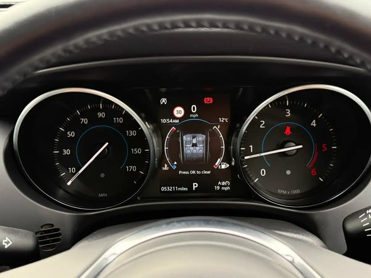 2017-jaguar-f-pace-20-i4d-portfolio-180ps-awd-ss-auto-big-19
