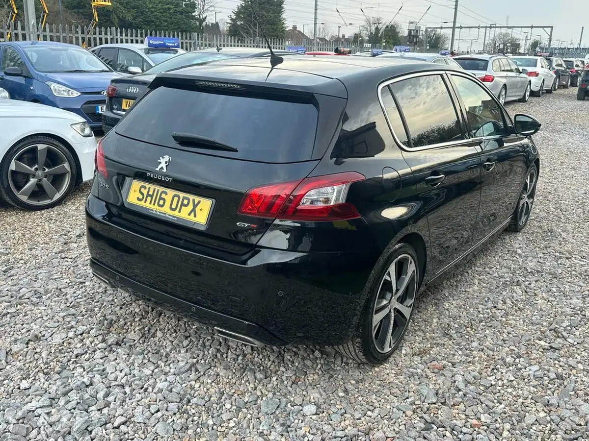 2016-peugeot-308-20-bluehdi-gt-eat6-big-9