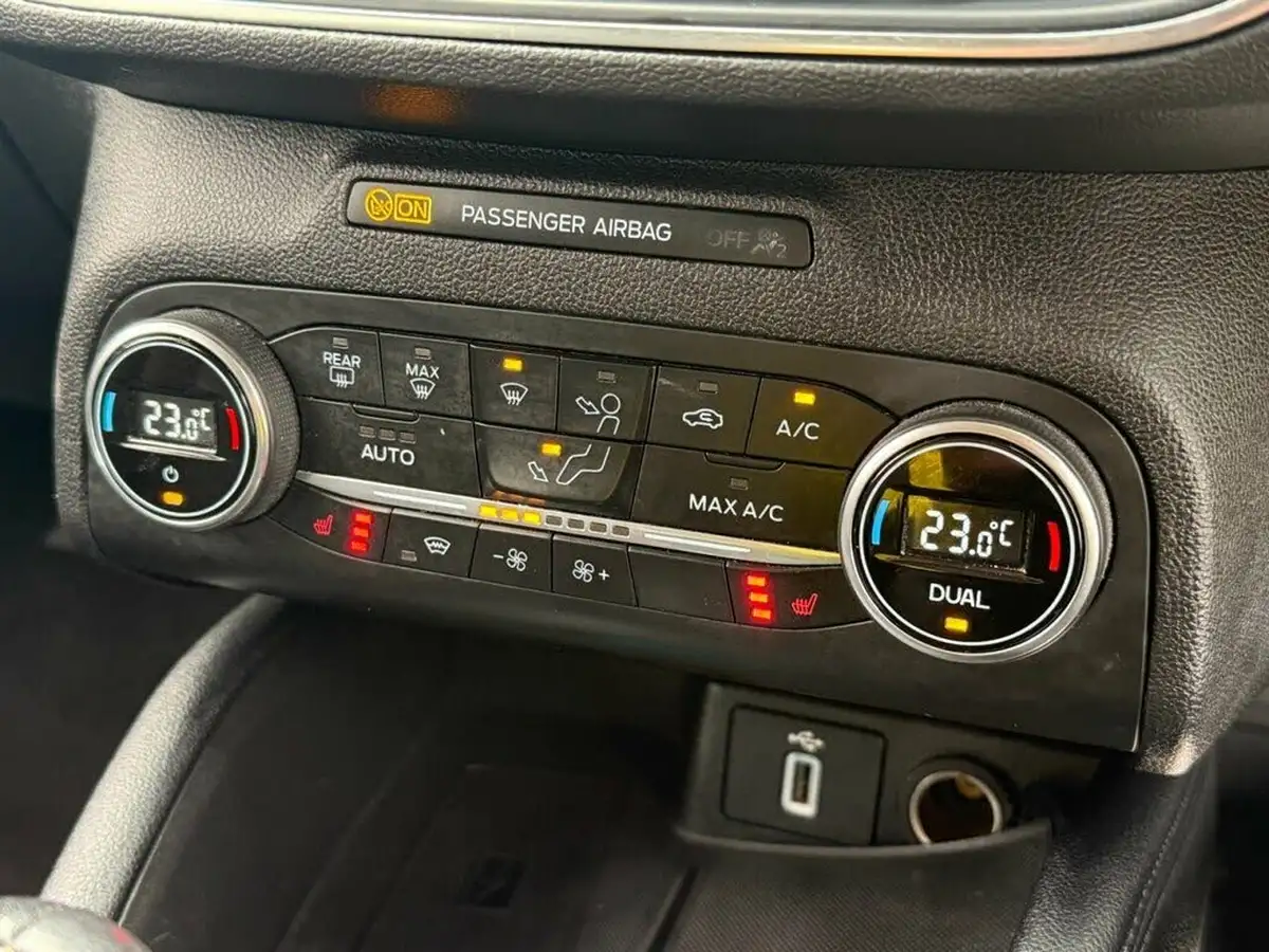 2019-ford-focus-10t-titanium-hatchback-big-34