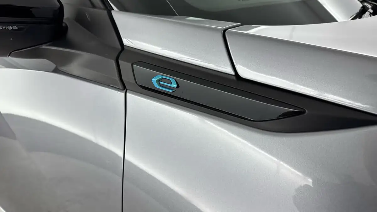 2022-peugeot-2008-suv-e-gt-big-26