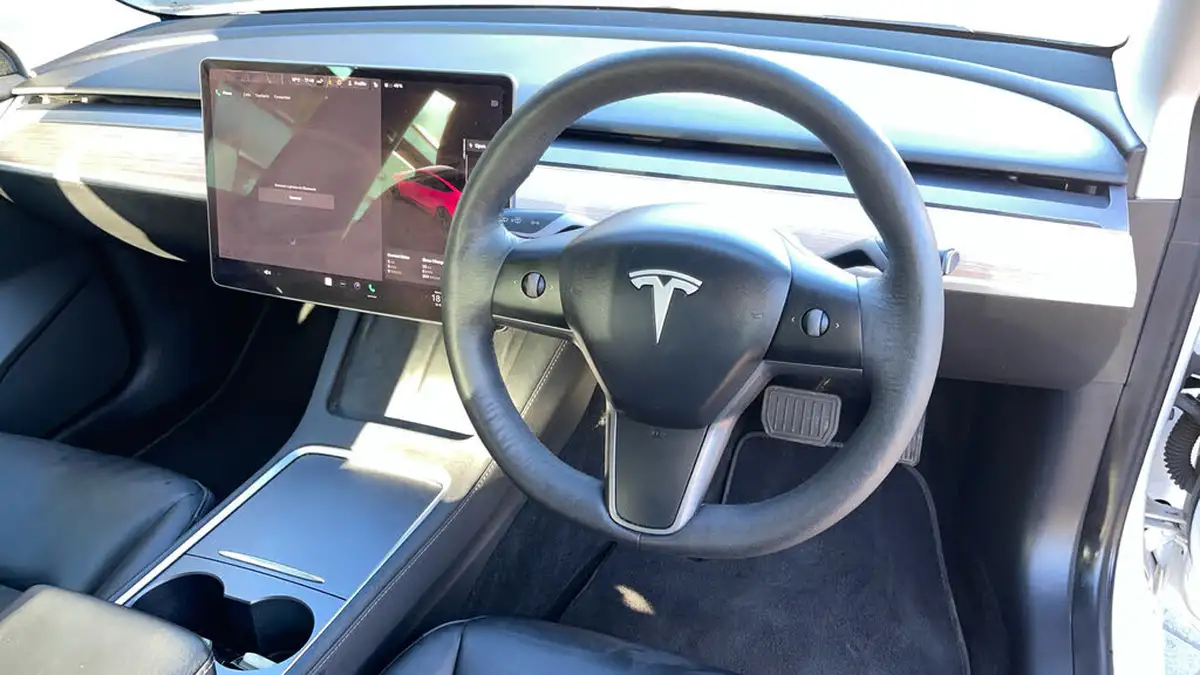 2022-tesla-model-3-e-long-range-big-8