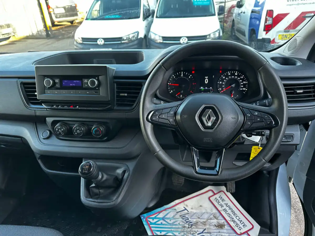 2022-renault-trafic-20dci-ll30-130-business-panel-big-12