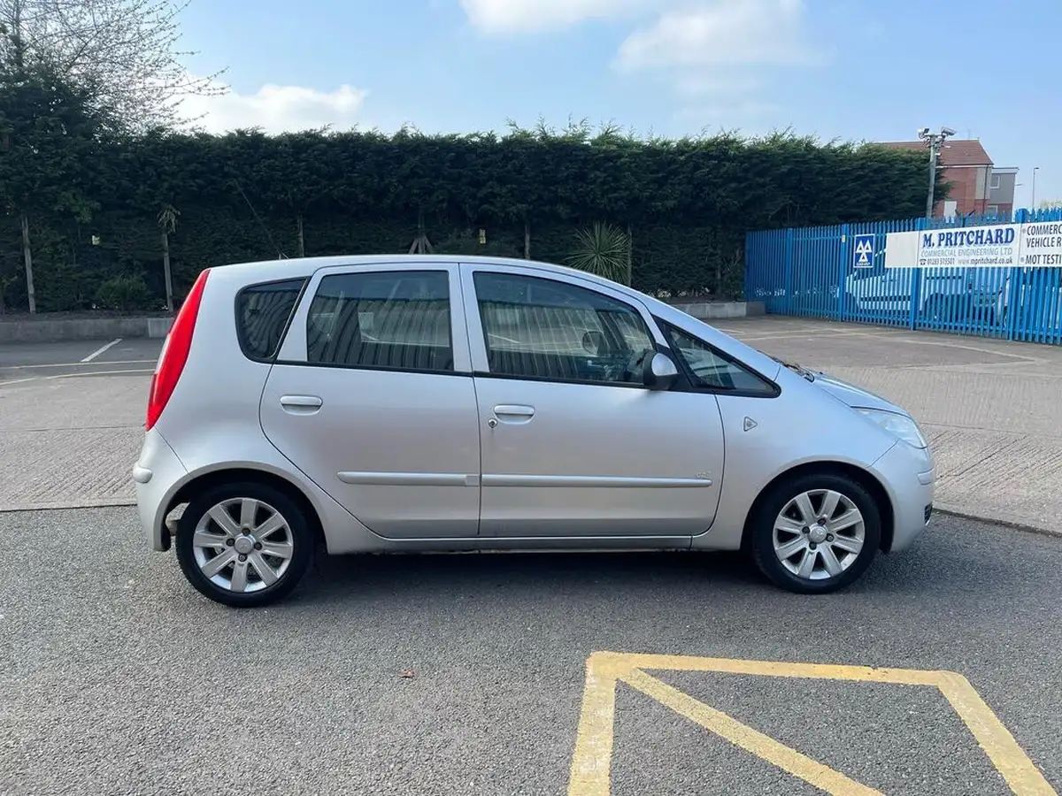 2007-mitsubishi-colt-15td-cz2-big-3