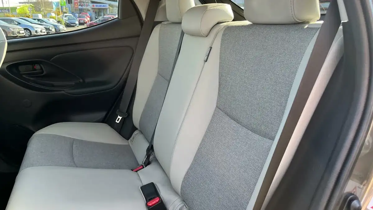 2022-toyota-yaris-cross-15-vvt-i-excel-city-packpan-roof-big-12